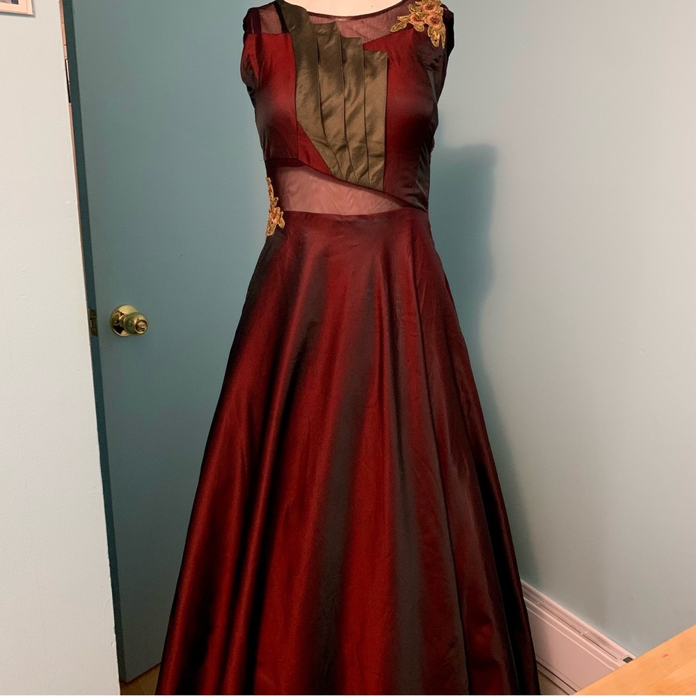 Magnificent Iridescent Red Gown - Picture 1 of 15